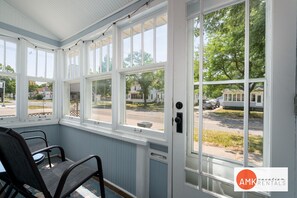 Interior - Holland Hideaway Summ (Holland)