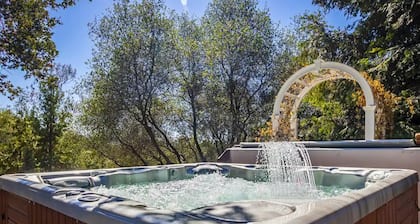 Picayune Retreat: Spa/EV/Play-structure/Pet-loving/Games and more''