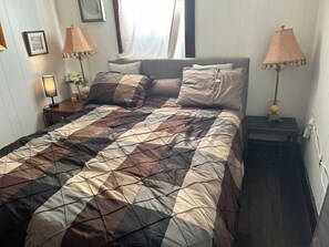 2 slaapkamers, een strijkplank/strijkijzer, wifi, beddengoed