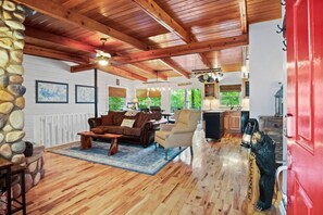 Smart-TV, peis og stereoanlegg