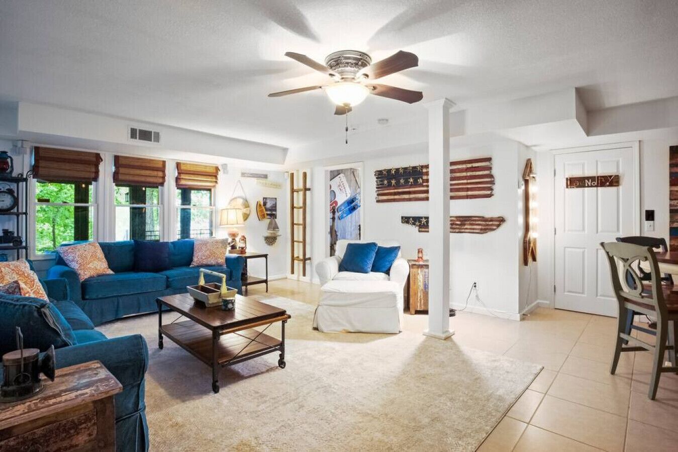 Smart-TV, Kamin, Stereoanlage