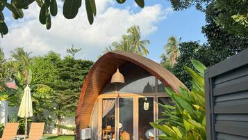 Pool View Room with Private Pool | 1 bedroom, free minibar, in-room safe, desk