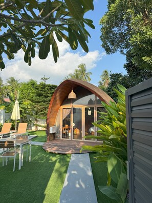 Elite-værelse - privat pool - udsigt til pool | 1 soveværelse, gratis minibar, pengeskab på værelset, skrivebord