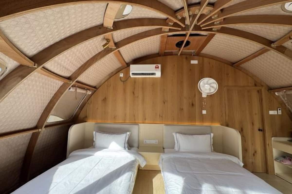 Free minibar, in-room safe, laptop workspace, blackout curtains