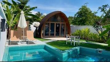 Elite-rum - privat pool - utsikt mot poolen | 1 sovrum, gratis produkter i minibar och värdeförvaringsskåp på rummet