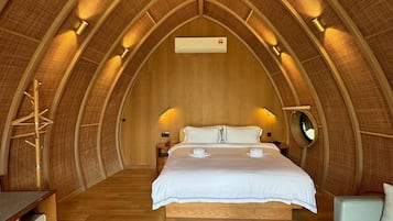 1 bedroom, free minibar, in-room safe, desk