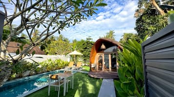 Camera Elite, piscina privata, vista piscina | Vista giardino