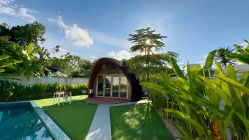 Elite-rum - privat pool - utsikt mot poolen | 1 sovrum, gratis produkter i minibar och värdeförvaringsskåp på rummet