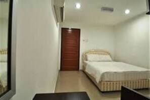 5 bedrooms, desk, iron/ironing board, WiFi - Melawati Ria Hotel terletak di Kuala Selangor (Kuala Selangor)