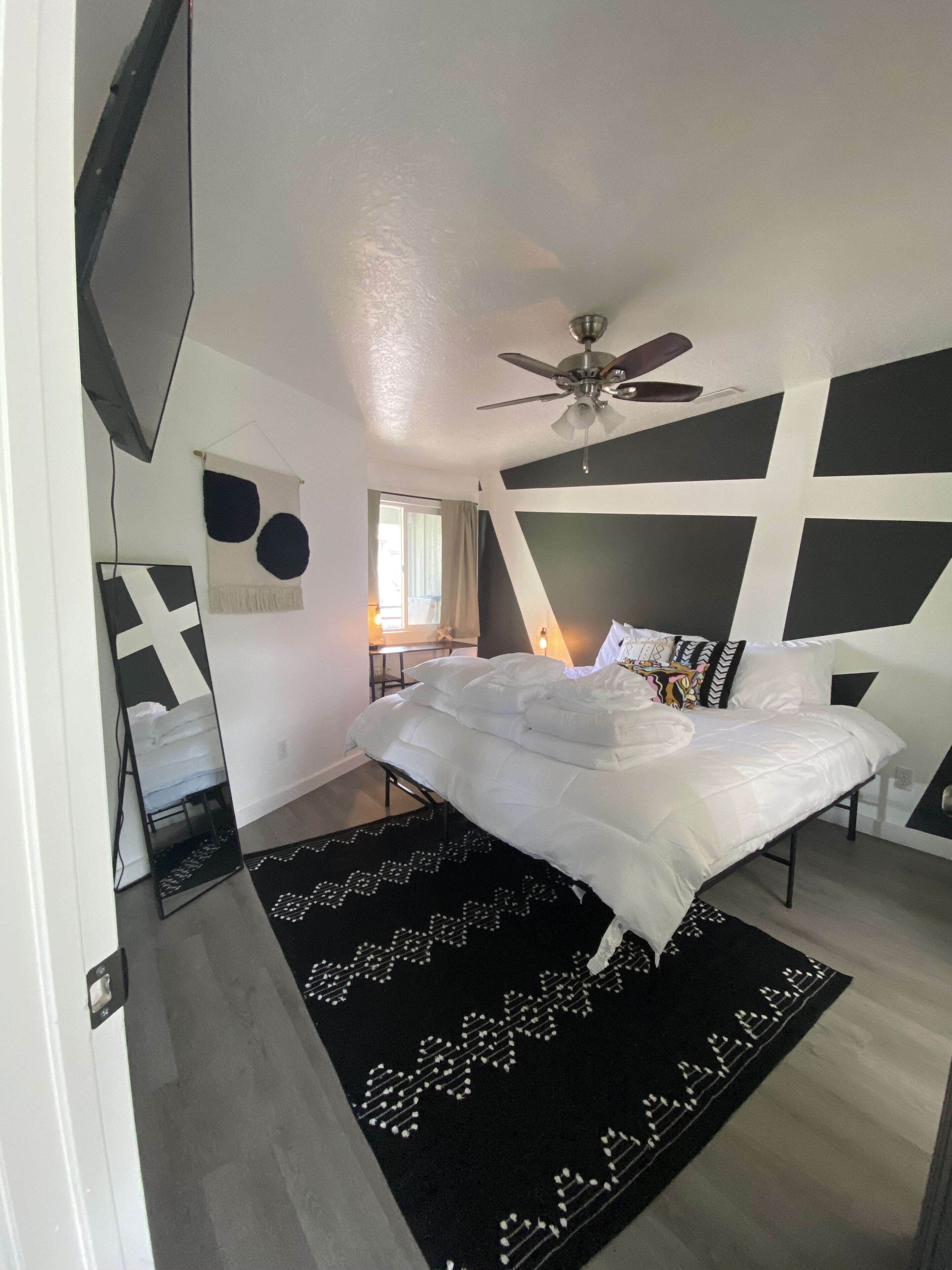 Remodeled - Pool / 6 guests / Hot Tub