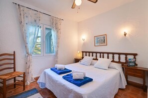 3 chambres, fer et planche Ă repasser, Wi-Fi, draps fournis