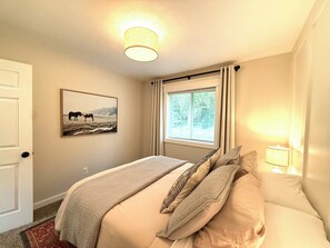 2 chambres, fer et planche à repasser, Wi-Fi, draps fournis