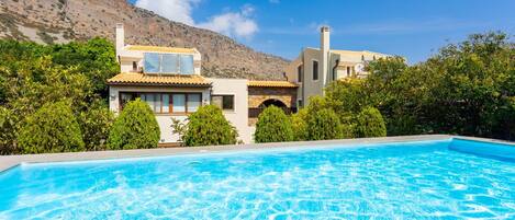 Villa | 3 bedrooms, soundproofing