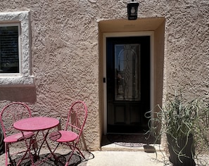 Outdoor dining - Modern 1/2 Duplex in Sierra Vista (Sierra Vista)