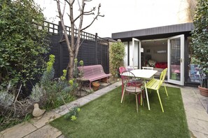 3 bedrooms, Internet - Shepherd s Bush Hideaway (London)