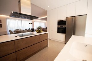 Vila | 5 quartos, quartos à prova de som