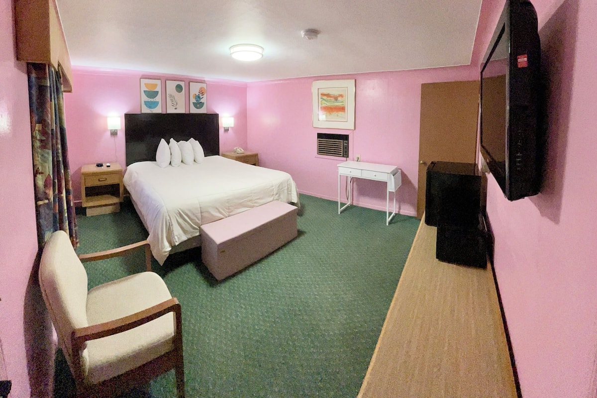 Decoración personalizada, wifi gratis y ropa de cama