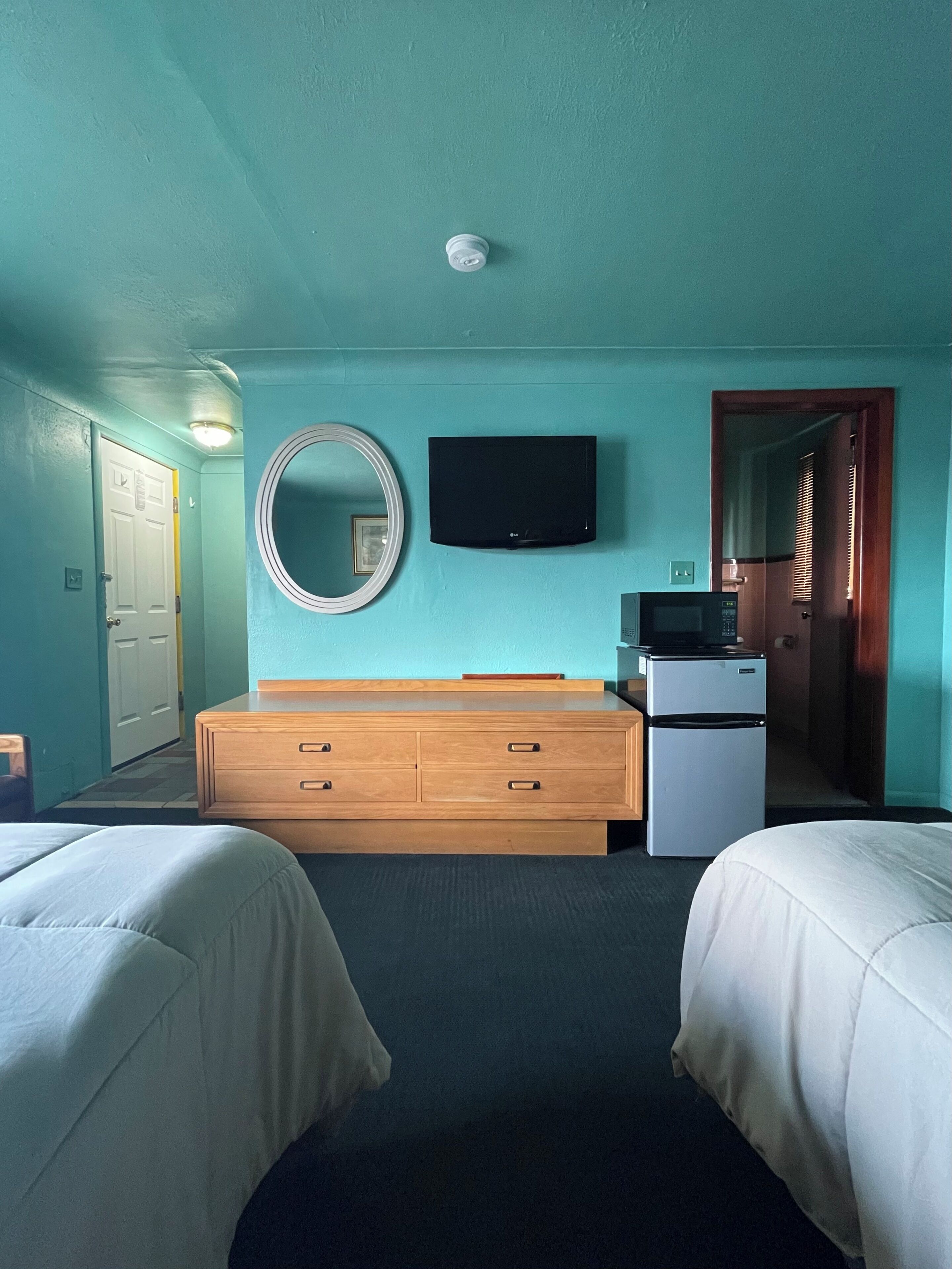 Habitación doble estándar, 2 camas matrimoniales, para no fumadores | Decoración personalizada, wifi gratis y ropa de cama 