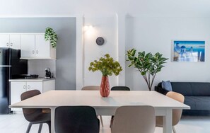 Dining - Summer family retreat (Skioni)