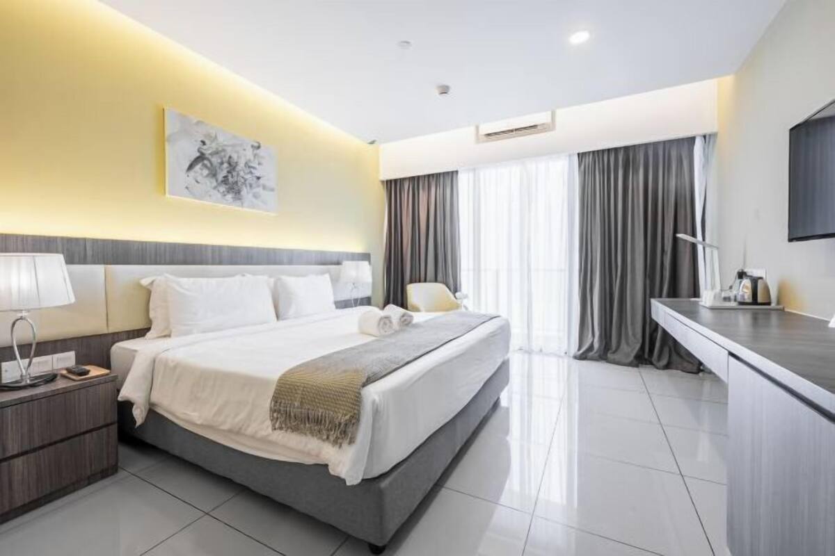 1 bedroom, hypo-allergenic bedding, iron/ironing board, free WiFi