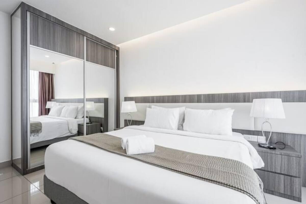 1 bedroom, hypo-allergenic bedding, iron/ironing board, free WiFi