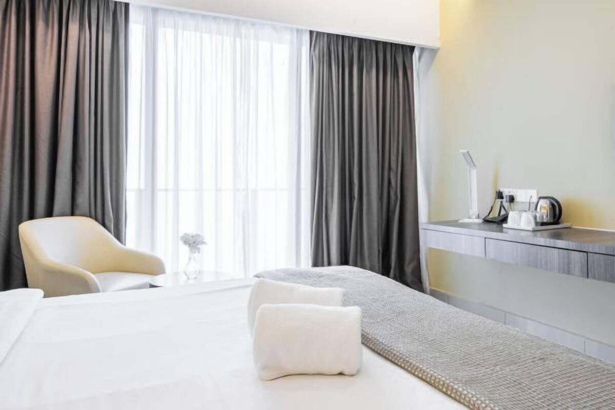 1 bedroom, hypo-allergenic bedding, iron/ironing board, free WiFi