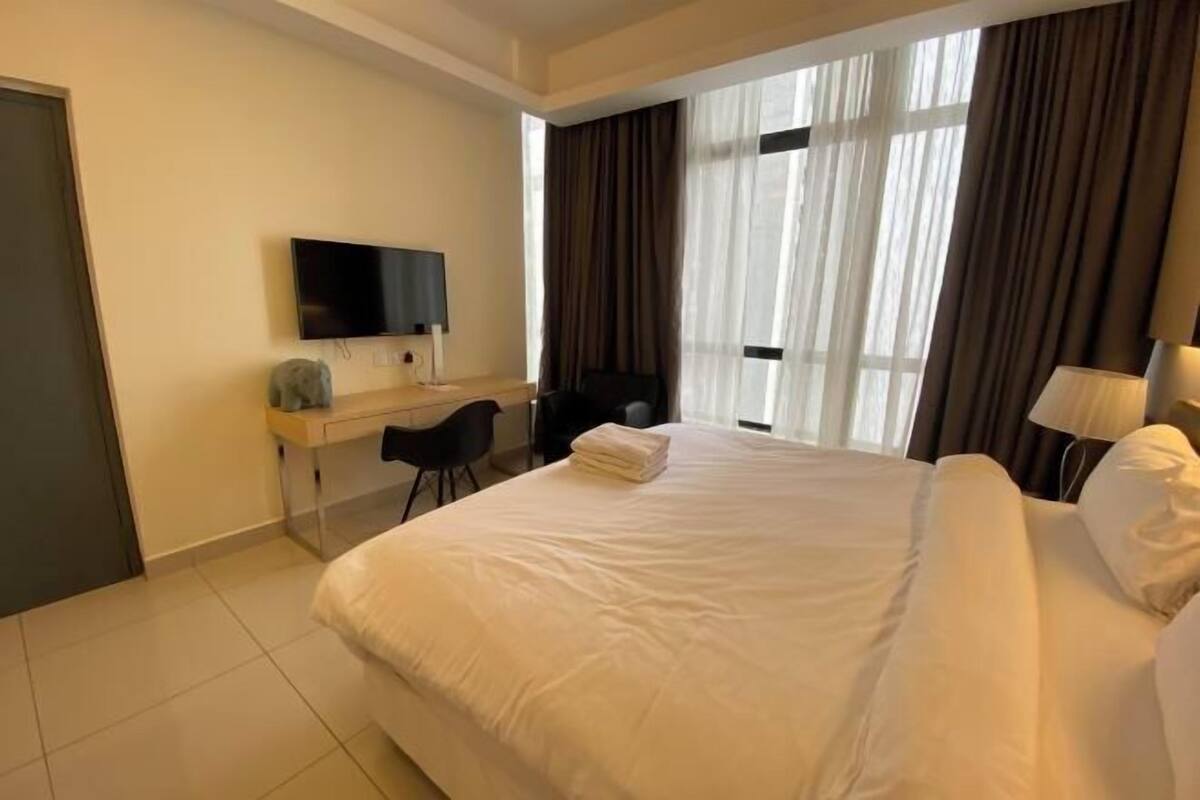 1 bedroom, hypo-allergenic bedding, iron/ironing board, free WiFi