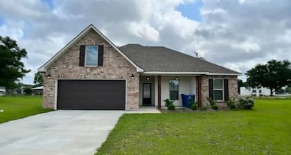 Morden NEW Home in Heart of Lafayette