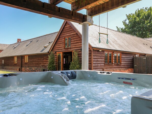 Bañera de hidromasaje exterior