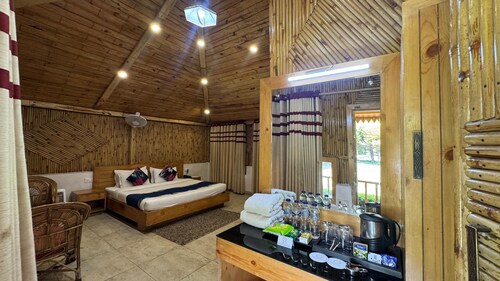 Foxoso Misty Oaks Resort