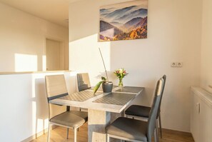 تناول الطعام