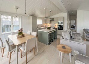 Unclassified image, 3 of 3, button - Retreat Lodge (3 Bed) (Pooley Bridge, Ullswater)