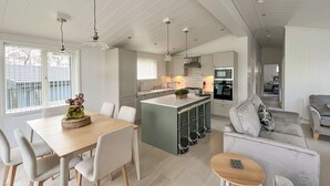 Dining - Retreat Lodge (3 Bed) (Pooley Bridge, Ullswater)