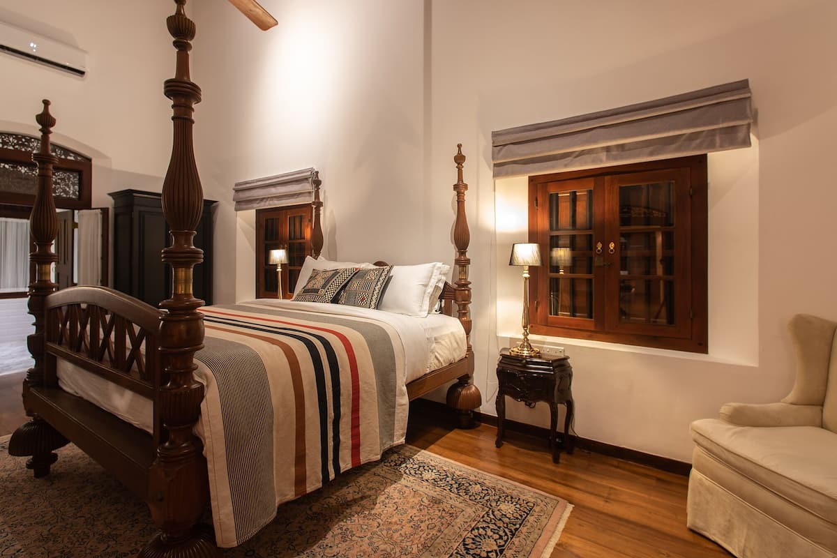 Premier Double Room | 1 bedroom, premium bedding, minibar, desk