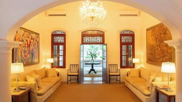 Flat-screen TV, fireplace