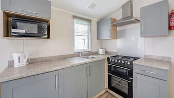 Fridge, oven, stovetop, toaster