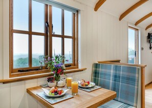Dining - 1 bedroom accommodation in St Agnes (St Agnes)
