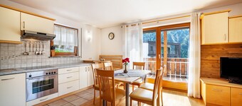 Ferienwohnung "Sonnegg" mit Bergblick, Balkon und WLAN
