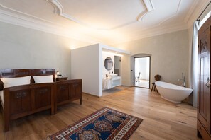 1 bedroom, free WiFi, bed sheets - Apartment 'Ansitz Layshof  Erlebach' with Mountain View, Shared Garden and Wi-Fi (Merano)