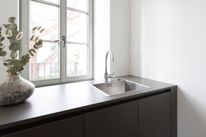 Interior - Apartment 'Ansitz Layshof Apt Hauskapelle' with Mountain View, Shared Garden and Wi-Fi (Merano)