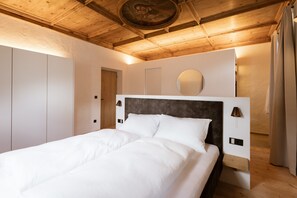 1 bedroom, free WiFi, bed sheets - Apartment 'Ansitz Layshof Apt Hauskapelle' with Mountain View, Shared Garden and Wi-Fi (Merano)