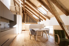 Dining - Apartment 'Ansitz Layshof  Weyer' with Mountain View, Shared Garden and Wi-Fi (Merano)