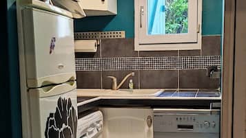 KylskÄp, mikrovÄgsugn, ugn och spishÀll