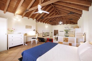 1 bedroom, iron/ironing board, free WiFi, bed sheets - Holiday Home "Las Tres Palmeras" with Mountain Views, Shared Pool, and Wi-Fi (Güimar)