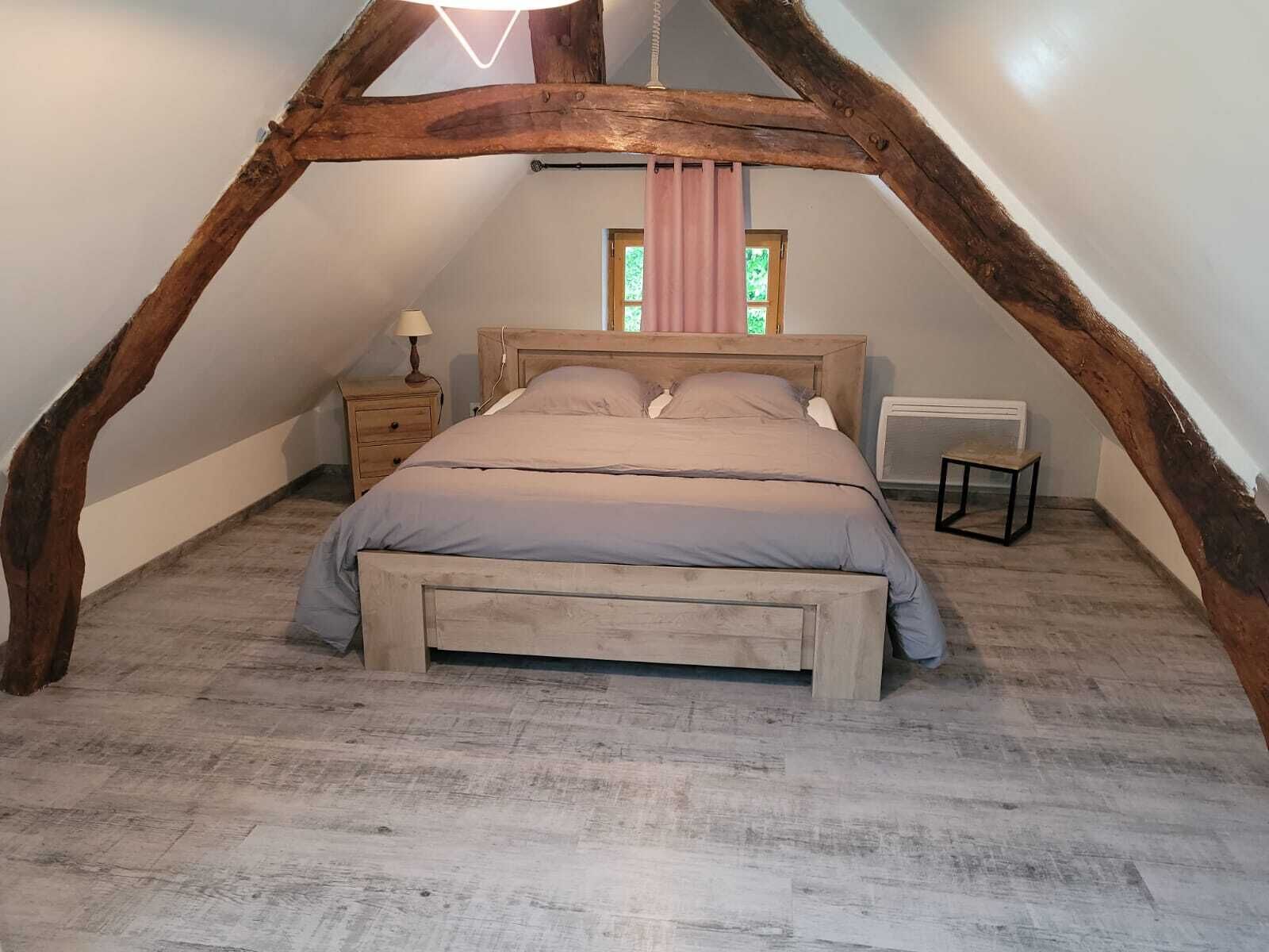 2 slaapkamers, een strijkplank/strijkijzer, gratis wifi, beddengoed
