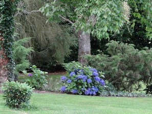 Property grounds - Holiday Home 'Maison Normande  Proximi De La Mer' with Private Terrace, Private Garden and Wi-Fi (Hautot-l'Auvray)