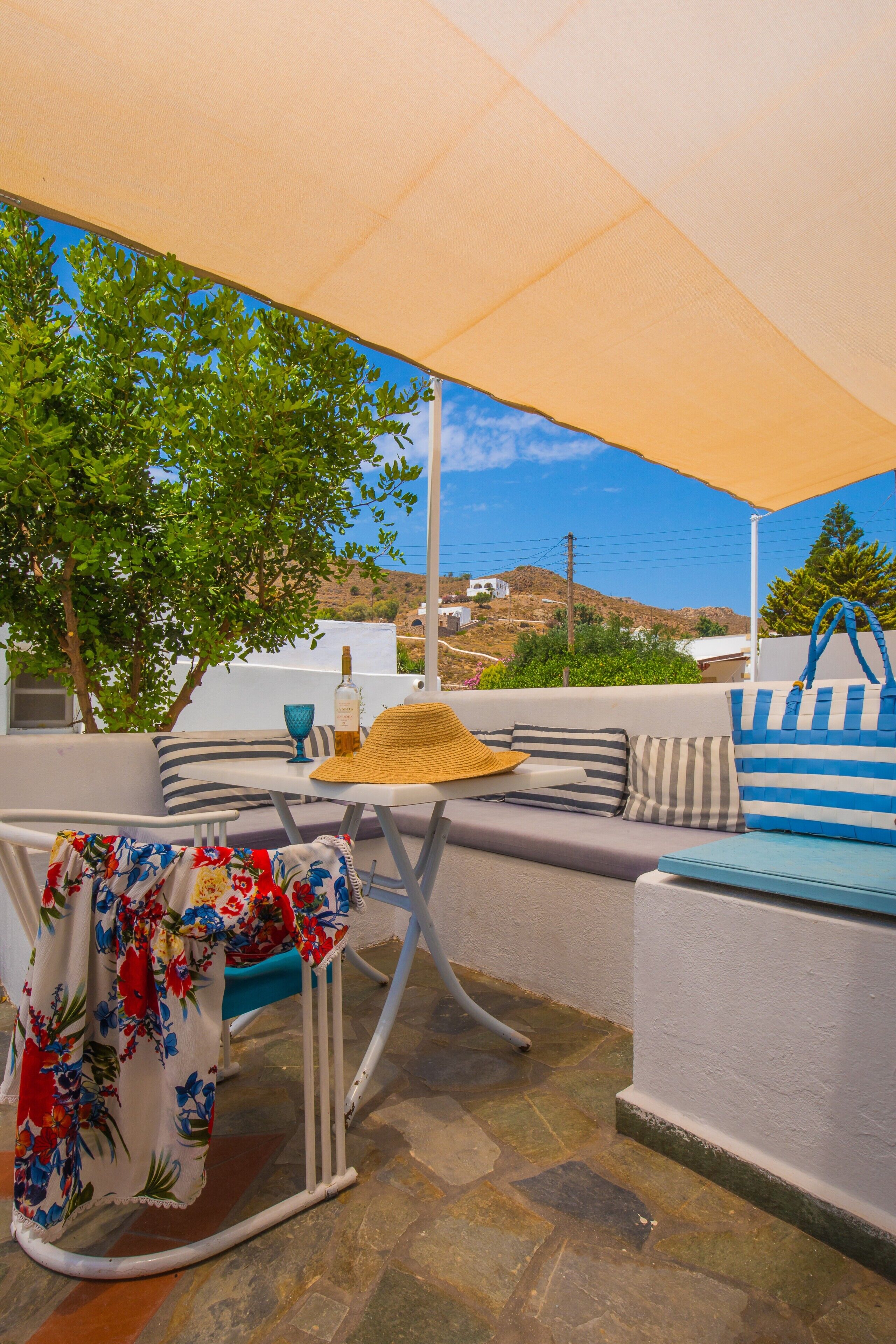 屋外ダイニングエリア