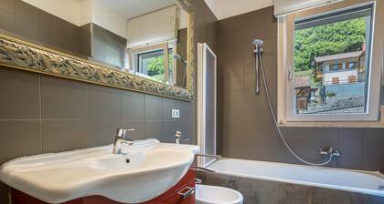 Apartment 'Villa Vittoria' with Mountain View, Balcony and Wi-Fi