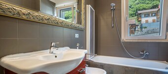 Apartment 'Villa Vittoria' with Mountain View, Balcony and Wi-Fi