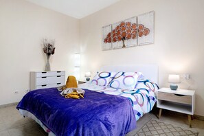 3 chambres, fer et planche à repasser, Wi-Fi gratuit, draps fournis